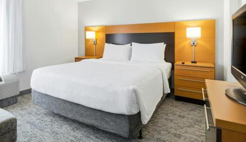 King Studio with Sofa Bed