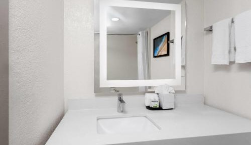 Deluxe Room with Two Double Beds - Non-Smoking 