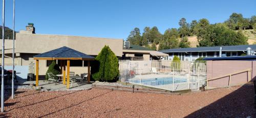 Queen Room with Two Queen Beds - Smoking