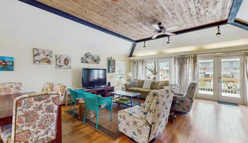 Three-Bedroom Vacation Home 