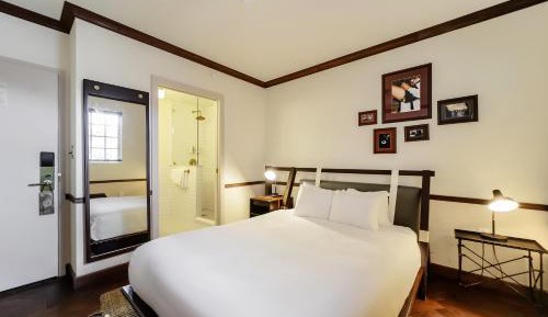 Standard Queen Room (Self Check-in)