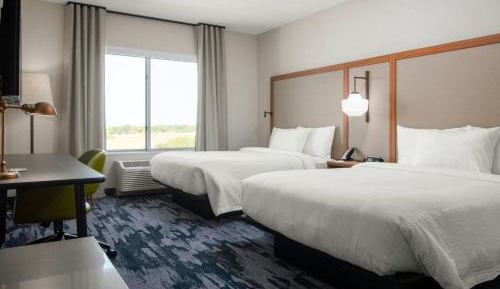 Queen Room with Two Queen Beds - Hearing Accessible