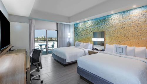 Queen Room with Two Queen Beds and Bathtub - Mobility Access