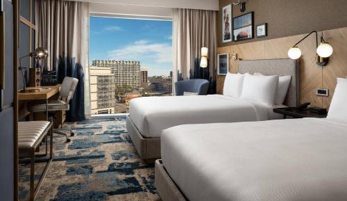 Guest room, 2 Queen, City view