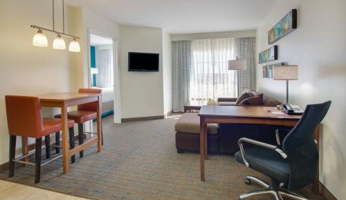 Two-Bedroom Queen Suite