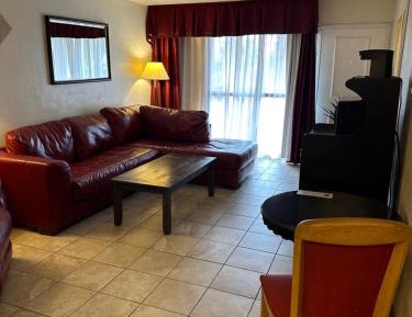 King Studio Suite - Non-Smoking