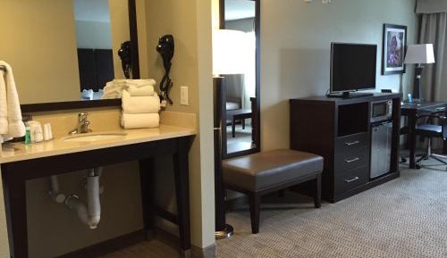 Deluxe King Room - Non-Smoking