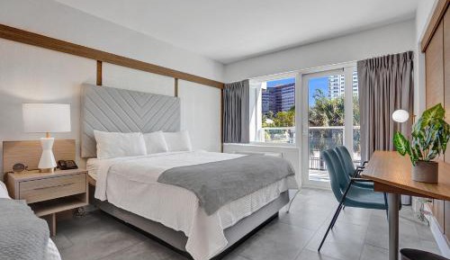 Superior Two Queen with Balcony 