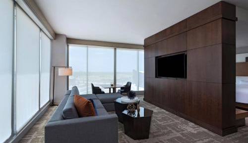 Executive Suite, Executive Suite, 1 King