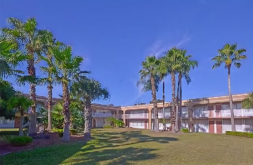 Merritt Island Hotel | Econo Lodge Port Canaveral Area