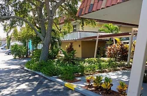 Arlington Park Hotel | Baymont by Wyndham Sarasota