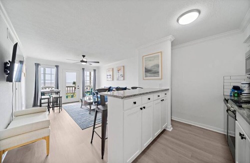 Galveston Apartment | Beachfront View- Pool-Victorian Condo-Sleeps 8
