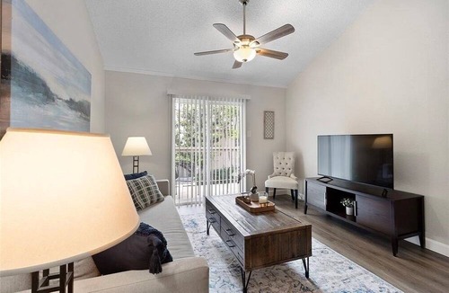 Westchase Apartment | Westpark Area Getaway