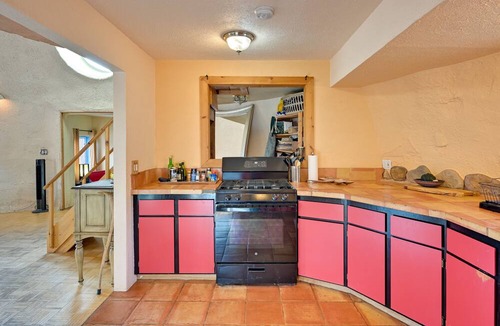 Crestone Apartment | Pet-Friendly Crestone Studio Near Hiking Trails!