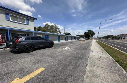 Sun Bay South Apartment | Queen Bed|Smoking|Tampa