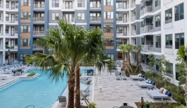 San Marco Luxe! 1BR w/ Pool & Private Patio - Steps to Shops & Stadium