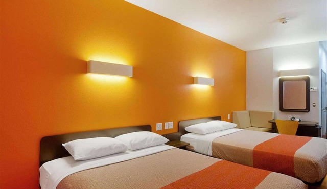 2 Queen Beds | Non-Smoking