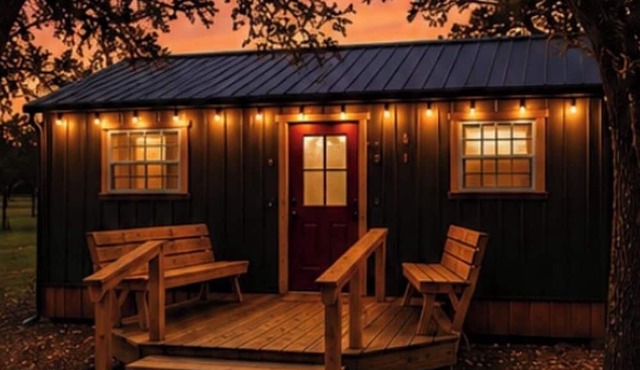 Round Top Designer Retreat BLITZEN Cabin at Reindeer Ranch