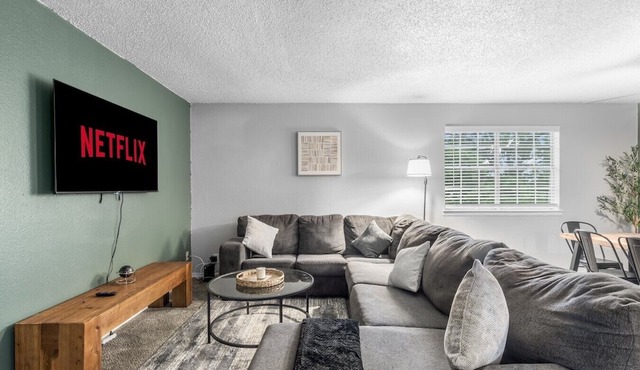 2BR - AT&T, Globe Life & Texas Live + Parking