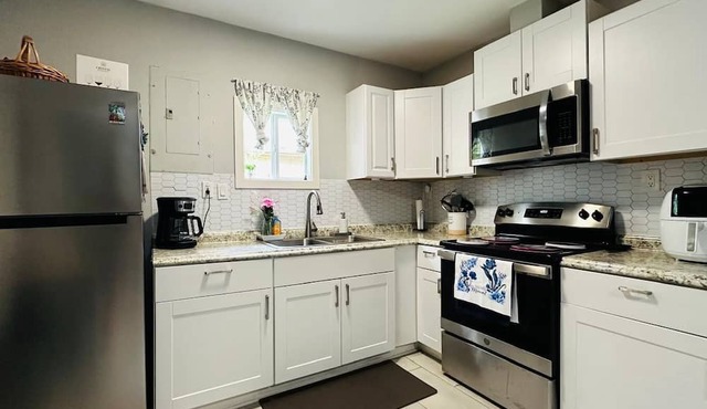 Cozy 1-bedroom apartment in nice Houston with AC