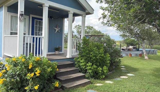 Cozy 1-bedroom cottage in serene Jourdanton with PRIVATE pool and deck.